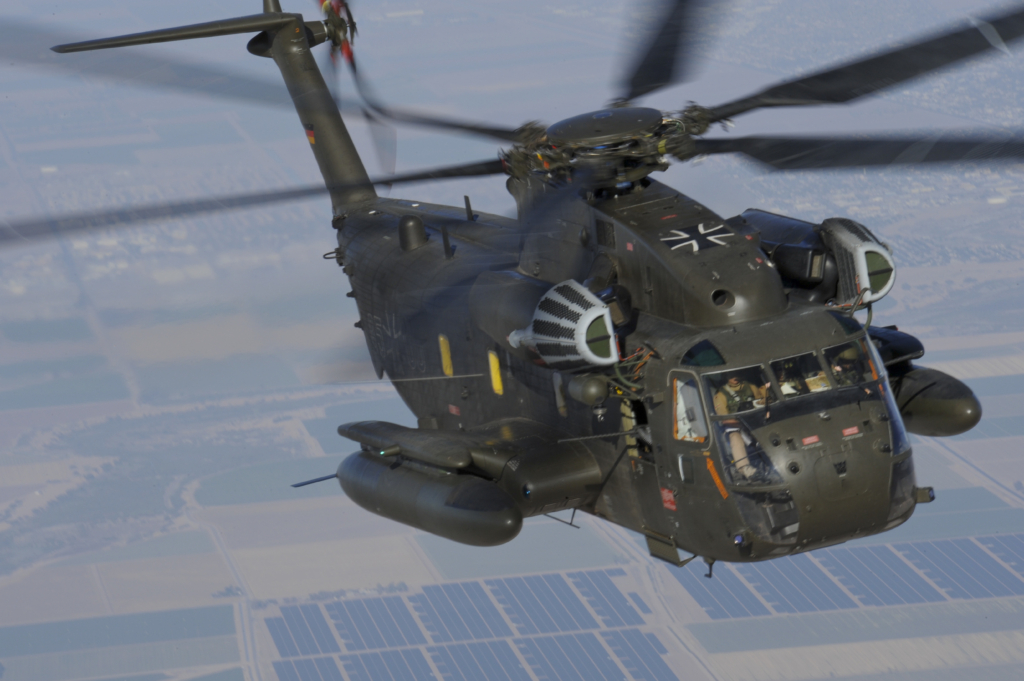 A German-operated CH-53G Sea Stallion in flight over Arizona during Exercise Angel Thunder 2015. Image: USAF/Airman 1st Class Chris Massey