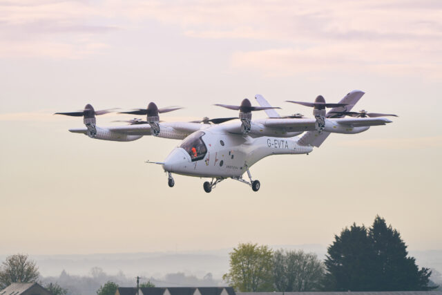 Vertical Aerospace complete their full transition take off flight and landing at Kemble Airfield.